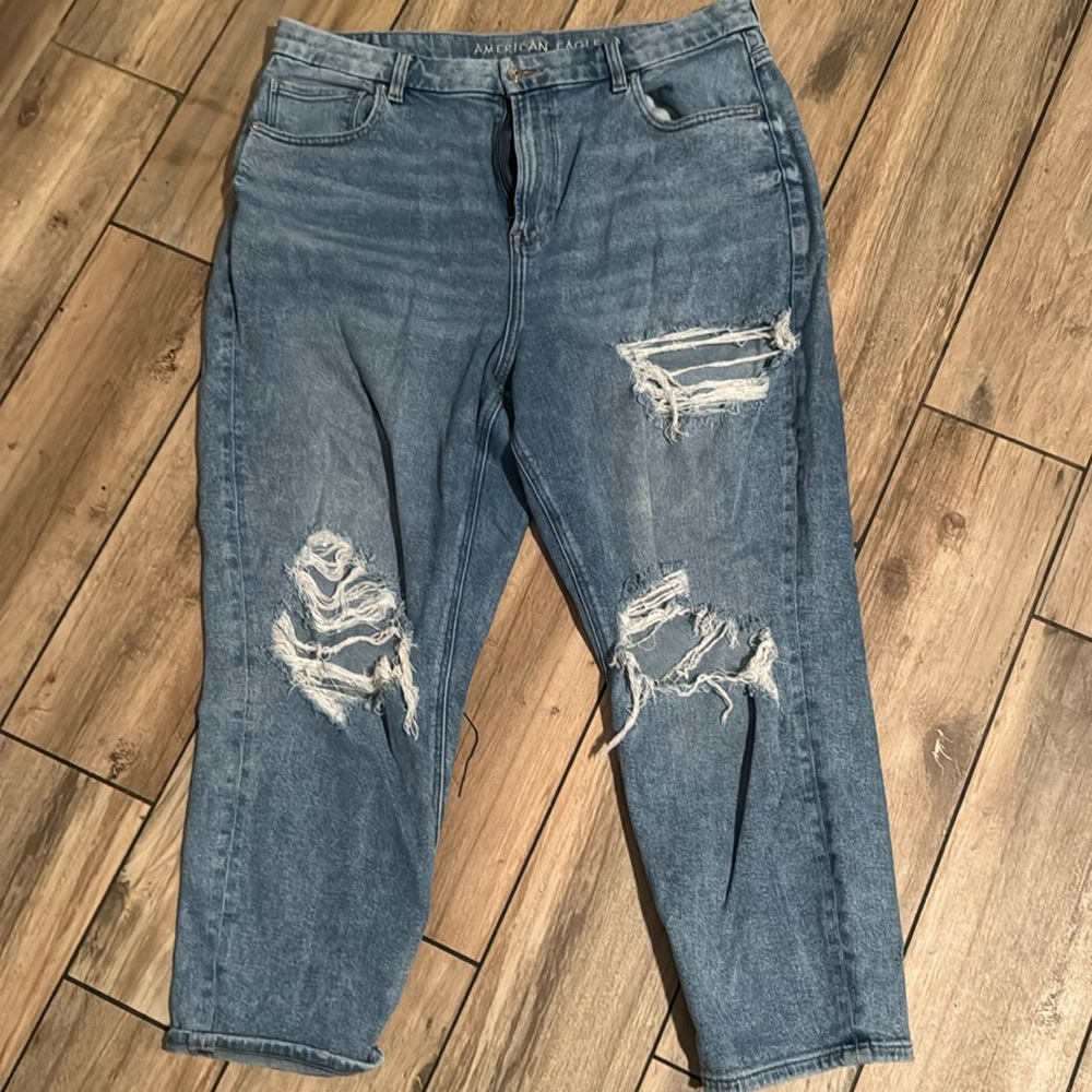 American Eagle curvy mom jeans size 18 short.